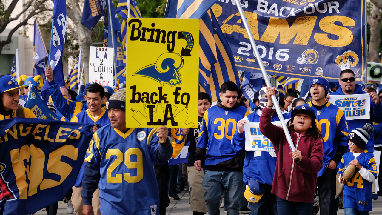 Fans and Players of the Former Rams Demand for the Classic Blue