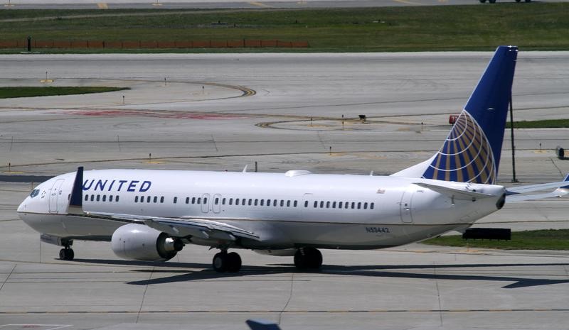 United Airlines carry-on pet policy 