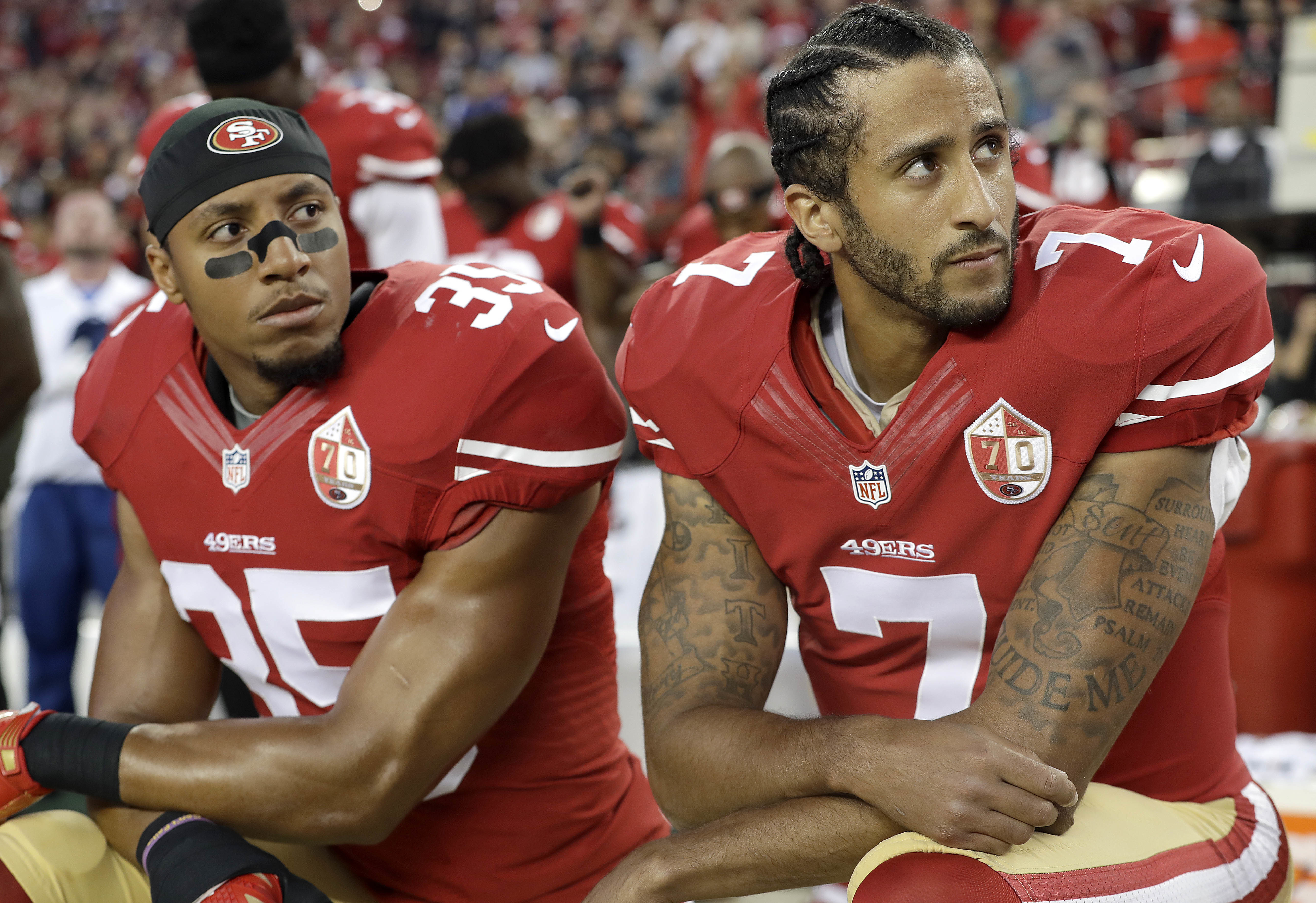 49ers' Eric Reid resumes national anthem kneel