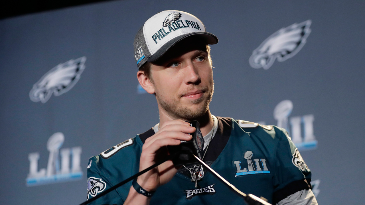 Philadelphia Eagles: Nick Foles still own real estate in Tom Brady's head