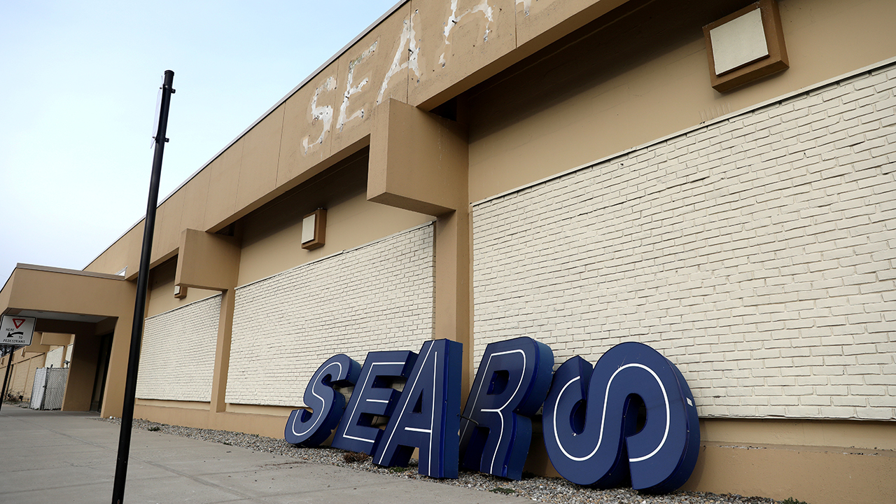 Sears Closing In Hurst's North East Mall - CBS Texas