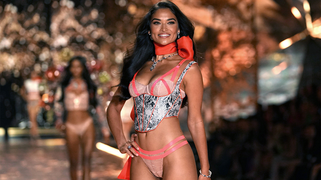 Victoria's Secret Fashion Show: Supermodels and rockstars can't keep up  ratings