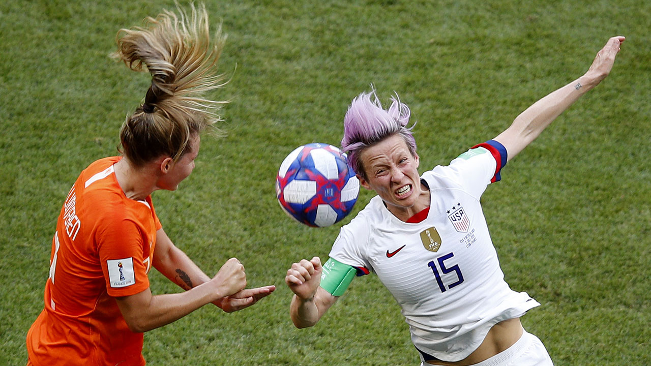 Head-injury risk higher for female soccer players, massive survey