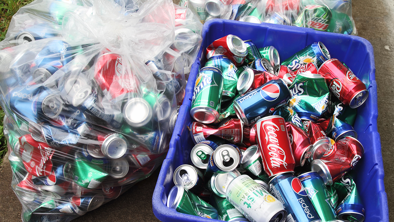 Bradenton, Florida residents lose curbside recycle pickup due to worker shortage