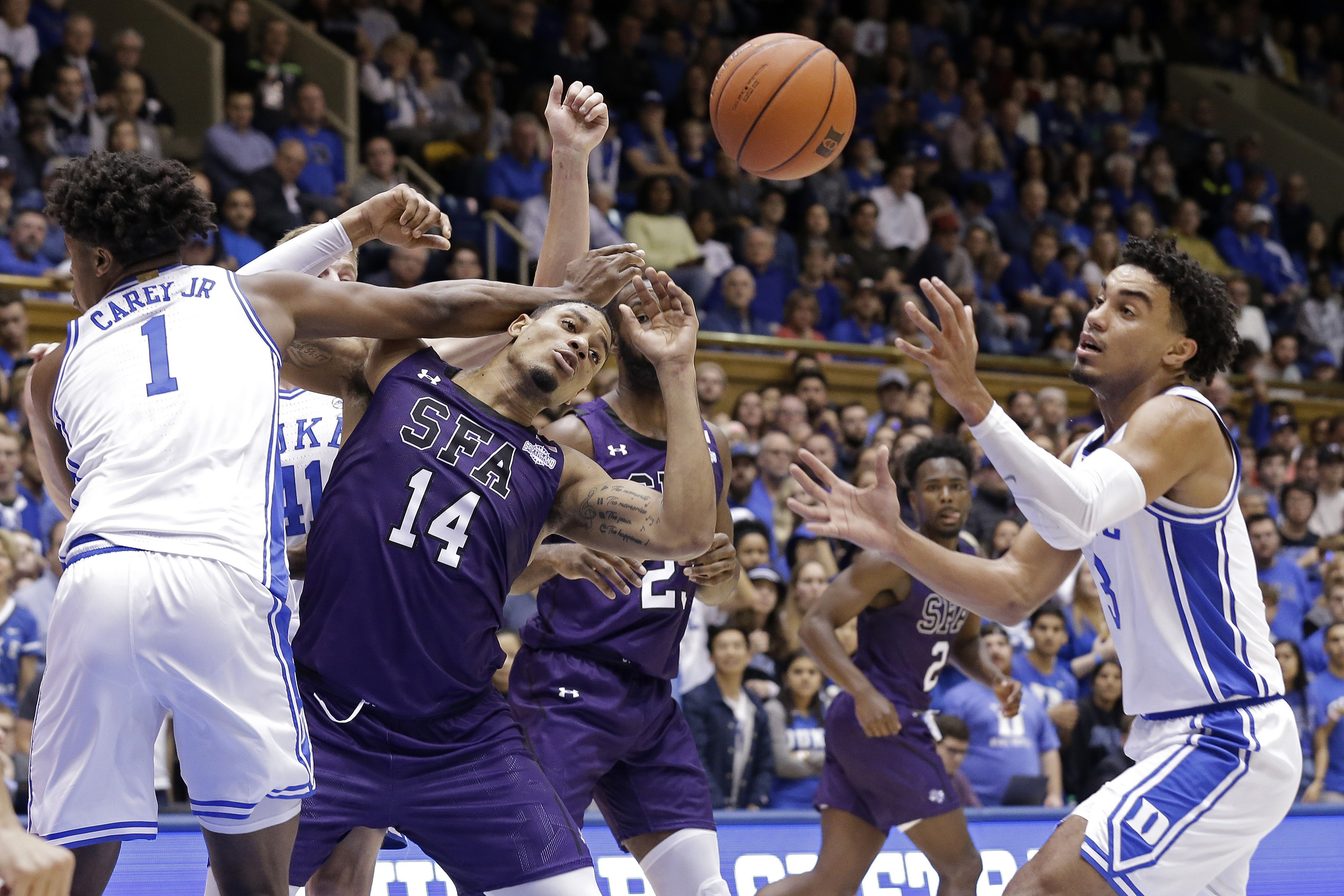 Duke basketball product breaks record, hits buzzer-beater