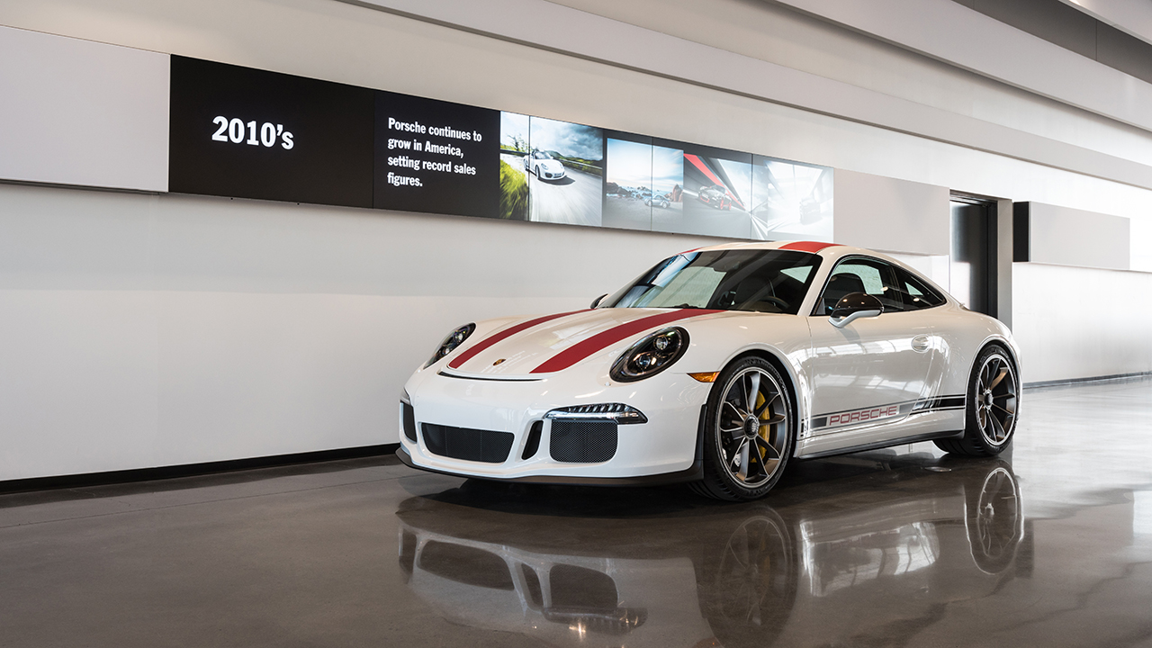 Porsche pushing to lure more customers | Fox Business