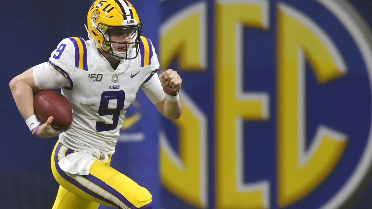 Eat the Fried Chicken, Joe”: Dining Table Turns Debate Hall as LSU Players  Chide Joe Burrow for Unique Food Choice Over a Dish That 'Worked Wonders' -  EssentiallySports