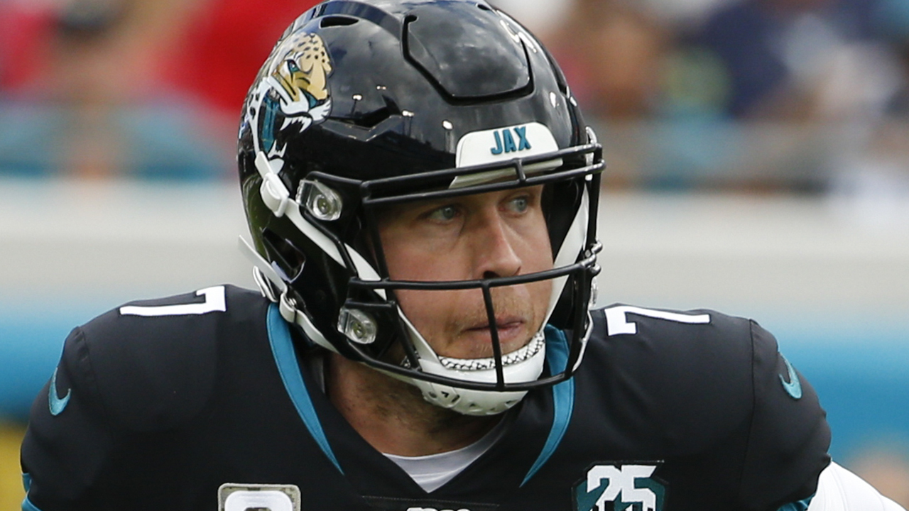 Nick Foles signs with Jacksonville Jaguars after unlikely two-year