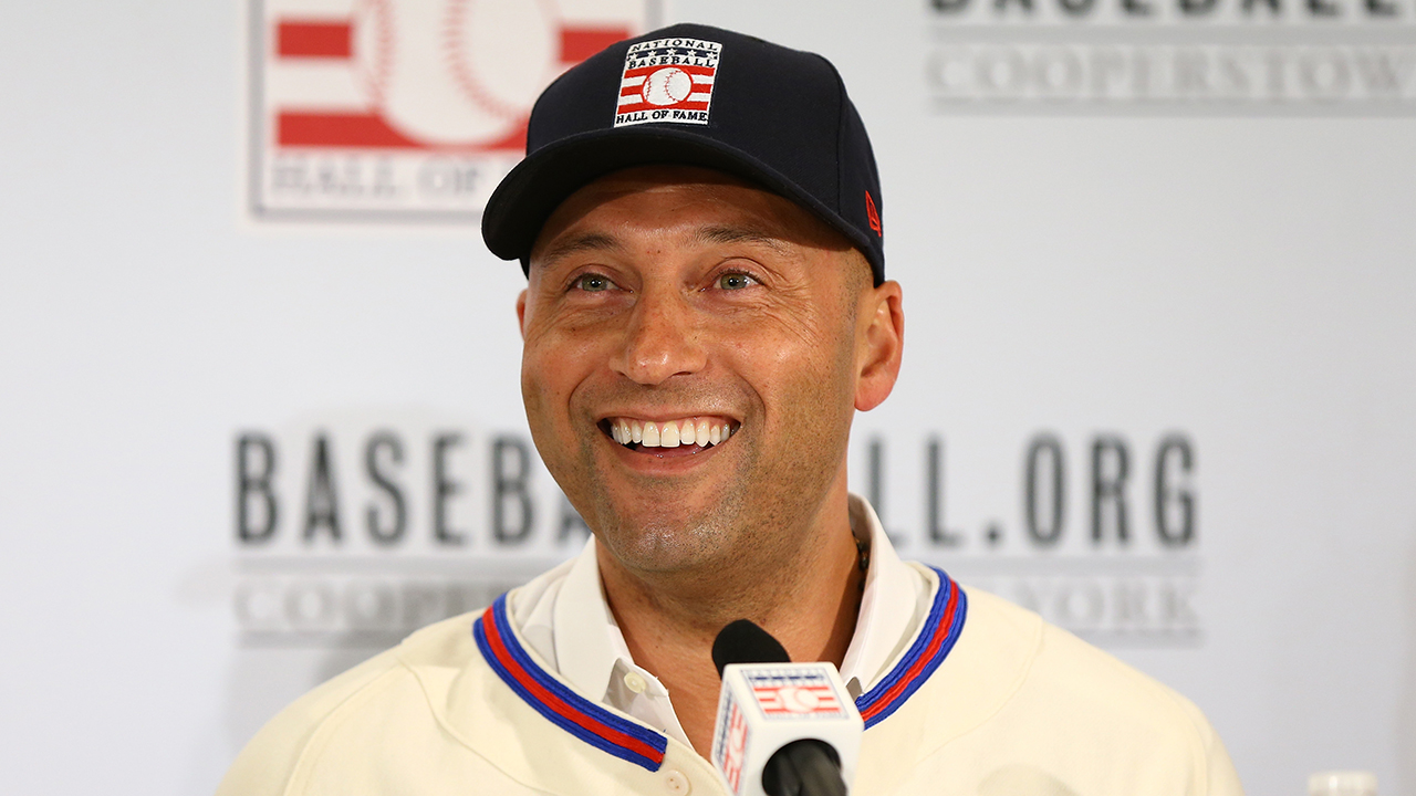 Derek Jeter forgoes Miami Marlins salary with MLB on hold