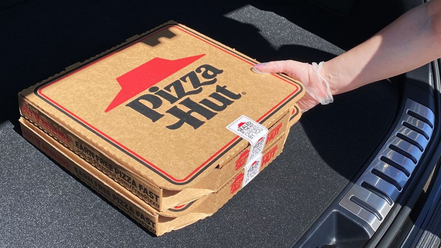 Hey, remember that cardboard dresser of pizza that Pizza Hut imported from  its overseas outlets for the holidays …