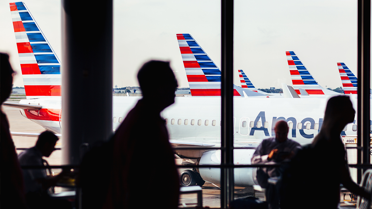 Fox Business Briefs: 2.1 million people filed for unemployment benefits for the first time last week; American Airlines is cutting 30 percent of its administrative staff and management, about 5,000 employees.