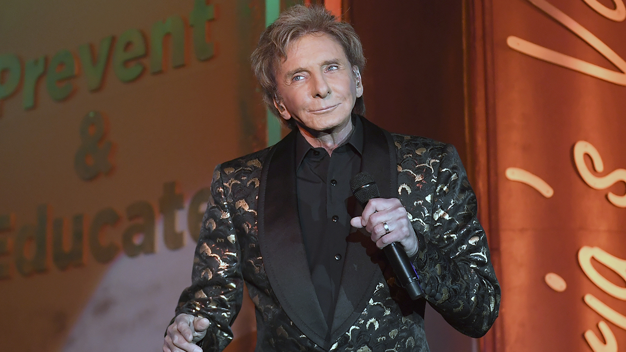 Barry Manilow's entire music catalog purchased by Hipgnosis Songs Fund |  Fox Business