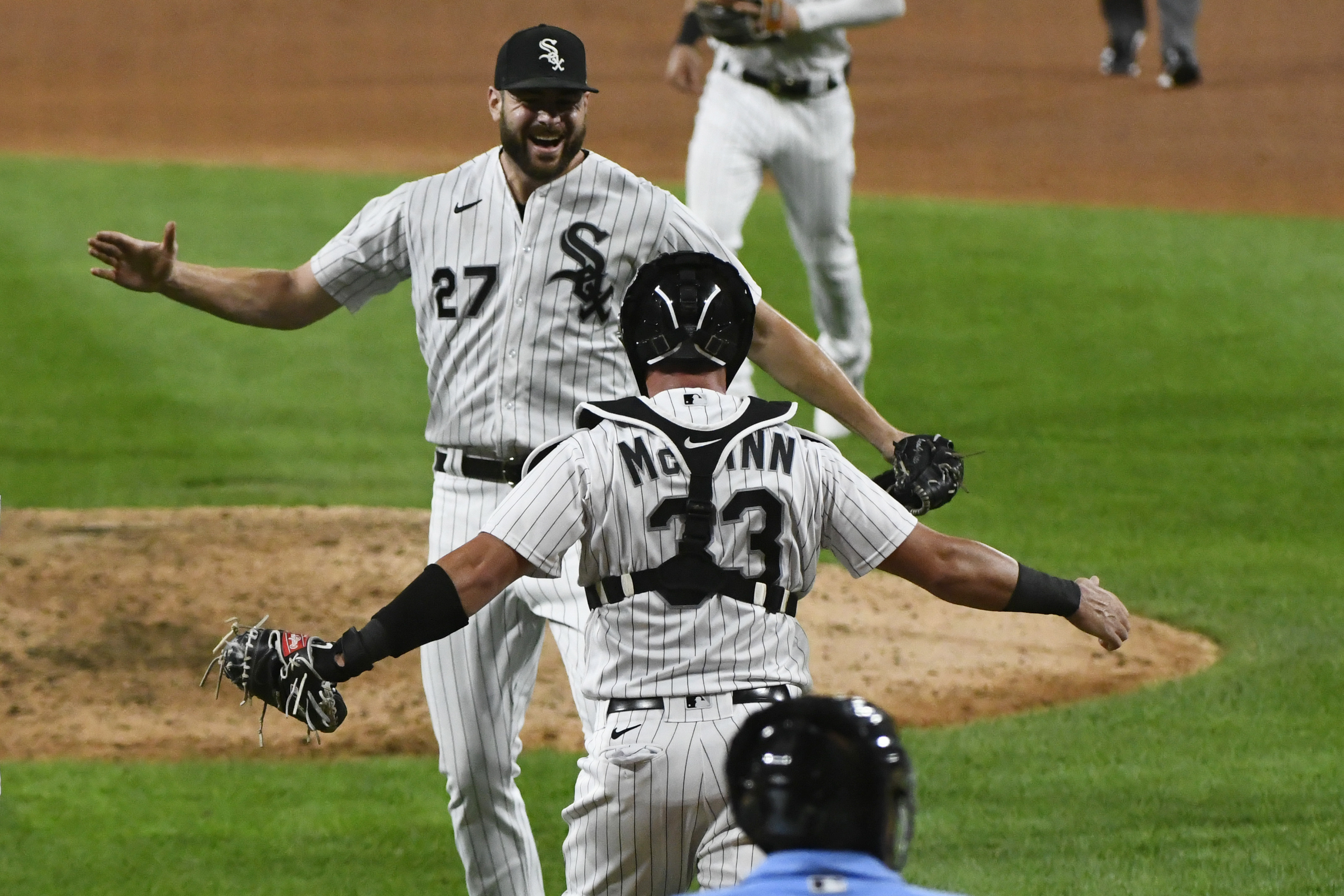 Lucas Giolito pitches 1st no-hitter of year, White Sox top Pirates – The  Denver Post