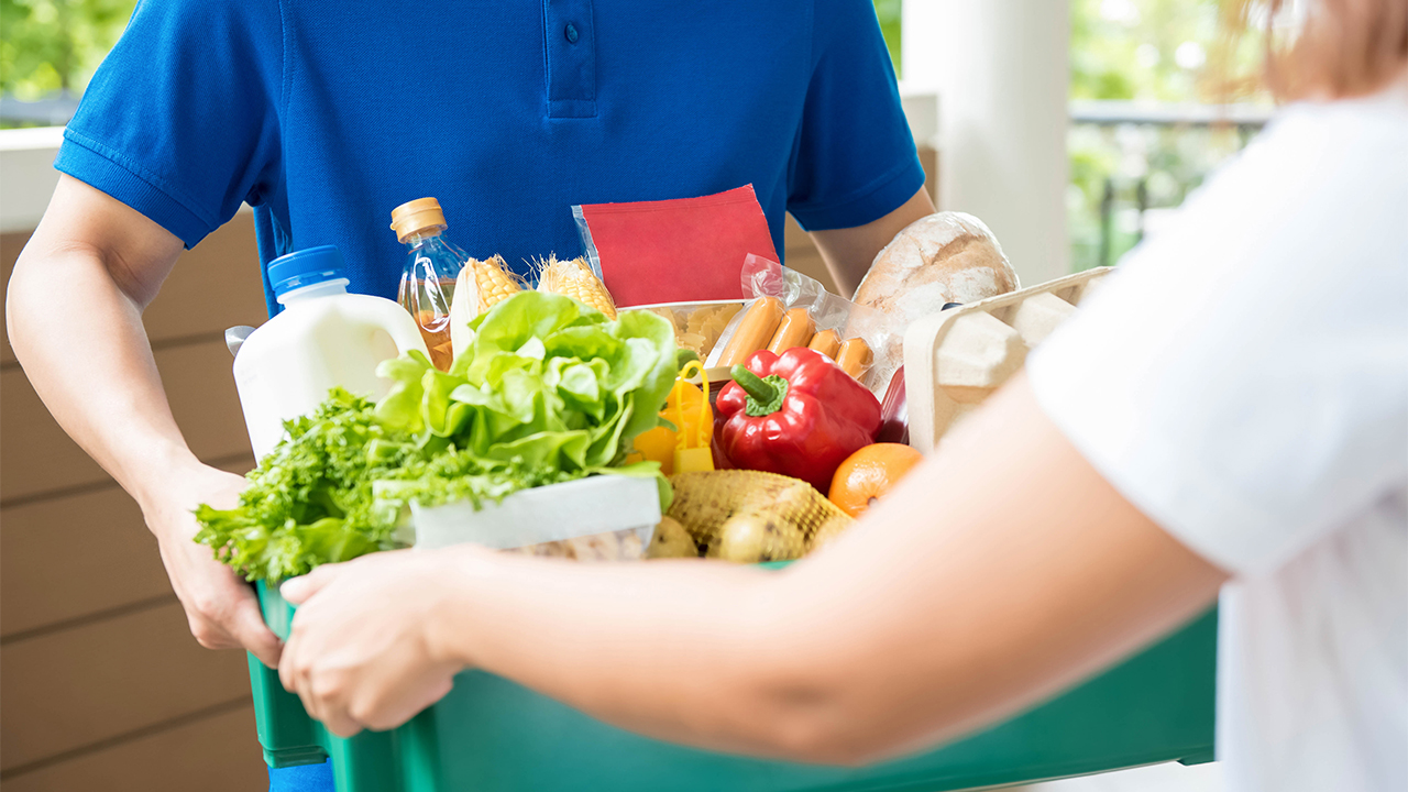 Amazon attracts food stamp users for online grocery orders during