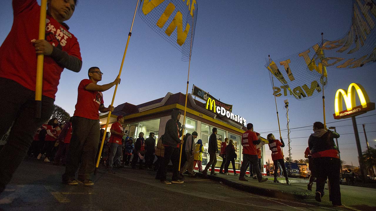 Former CKE Restaurants CEO Andy Puzder argues raising the federal minimum wage would be a ‘disaster’ for American businesses. 