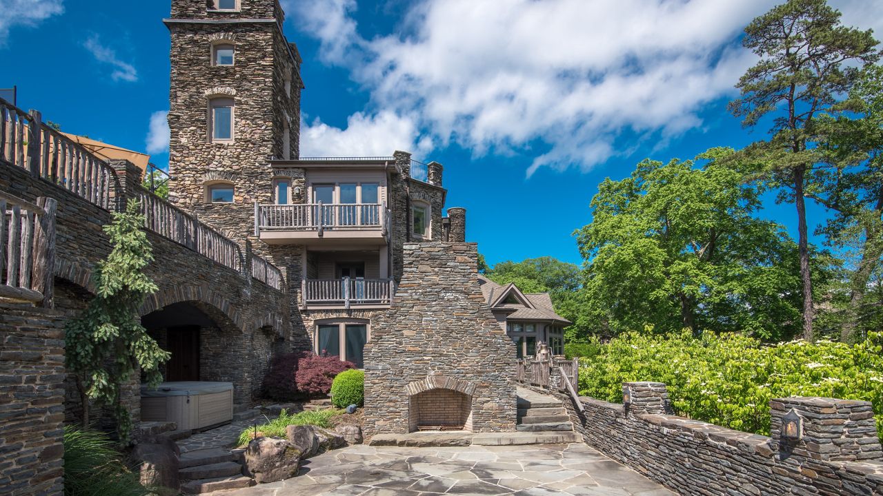 Live Like a King in Derek Jeter's Castle-Like Mansion for $14.5 Million