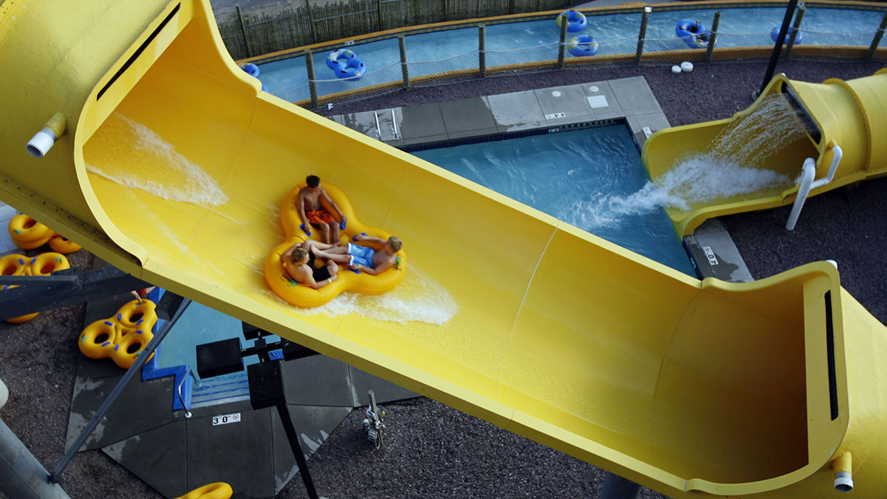 VR waterslide, first in America, at Poconos water park | Fox Business