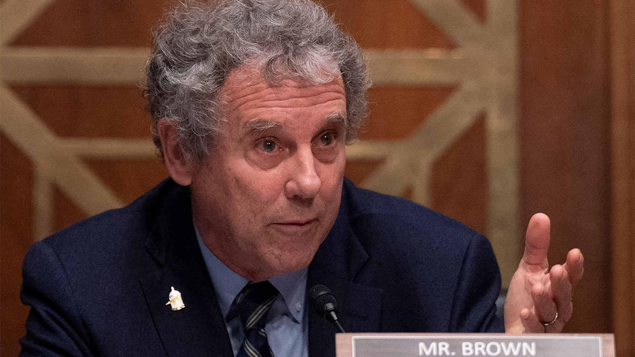 FTX founder Sam Bankman-Fried should testify on crypto exchange collapse:  Sen. Sherrod Brown | Fox Business