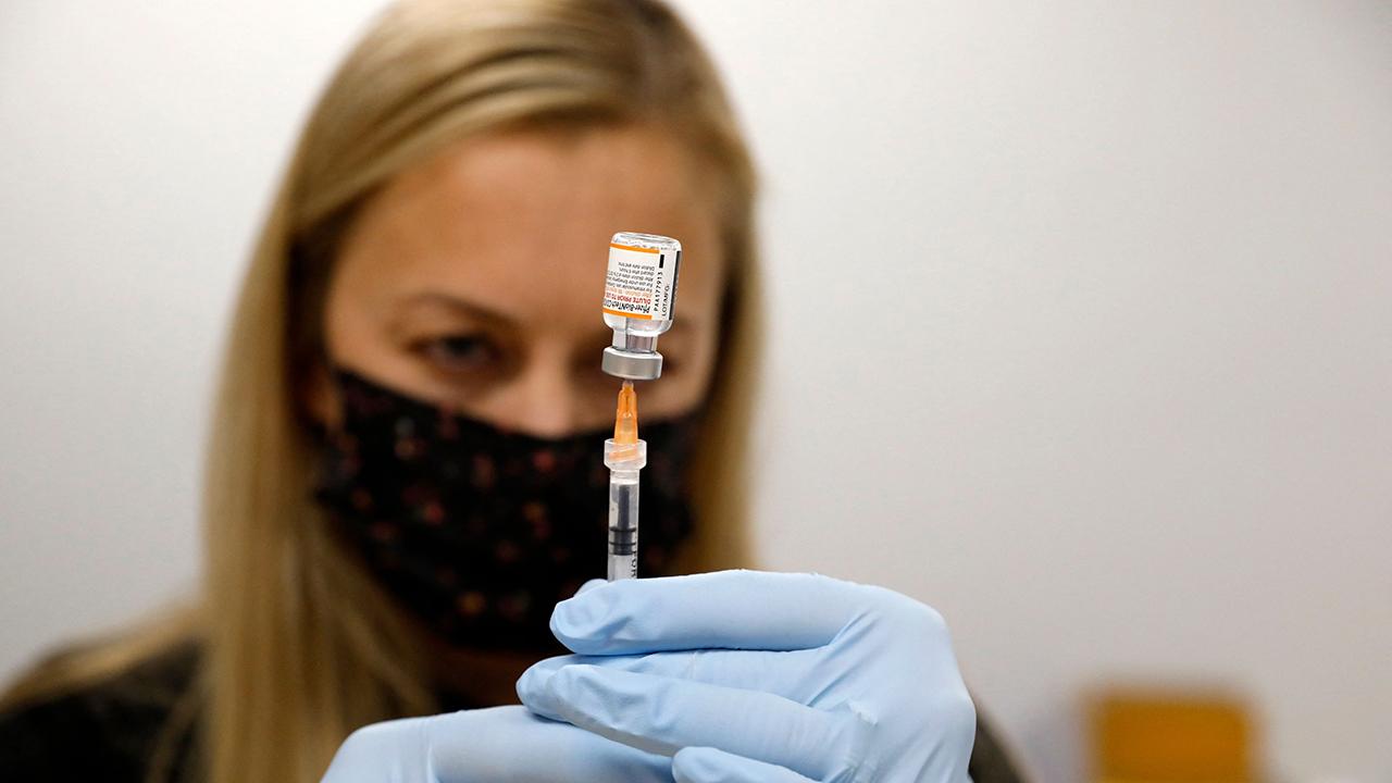 Nurse salaries on the rise amid higher demand for their services | Fox  Business