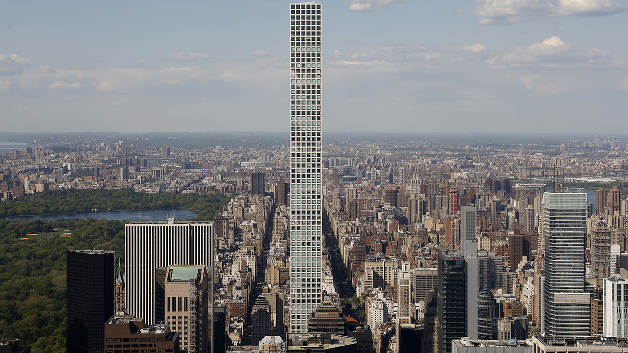 Luxury tower on NYC's 'Billionaires' Row' faces facade crack issues