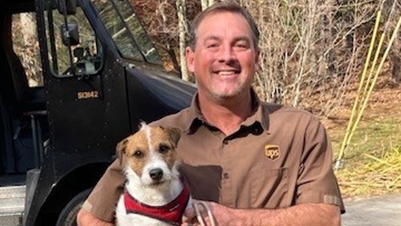 UPS driver delivers neighbor&#39;s lost dog amid busy Christmas deliveries |  Fox Business
