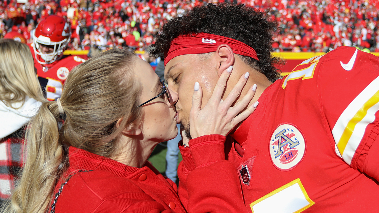 Chiefs fan creates one-of-a-kind Mahomes jersey out of 40,000 tiny