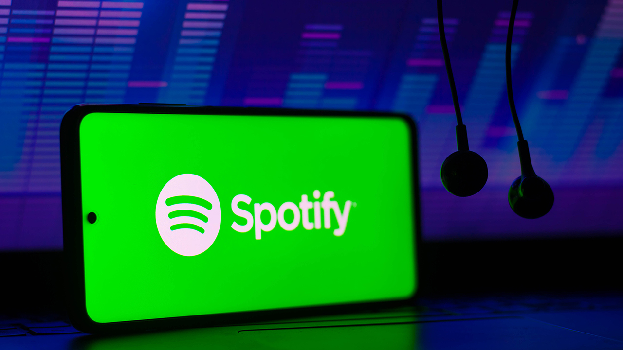 Spotify grows to 10 million paid subscribers - CNET