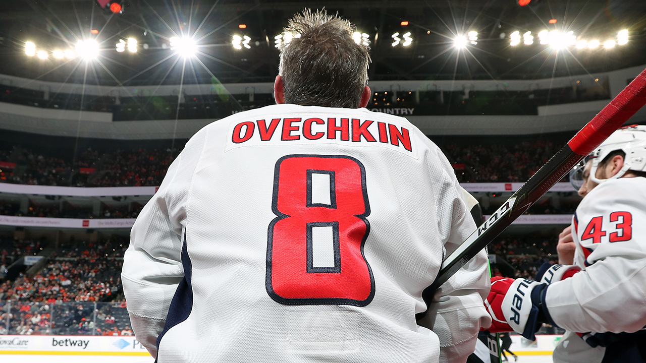 Alex Ovechkin switched hockey stick models after CCM announcement