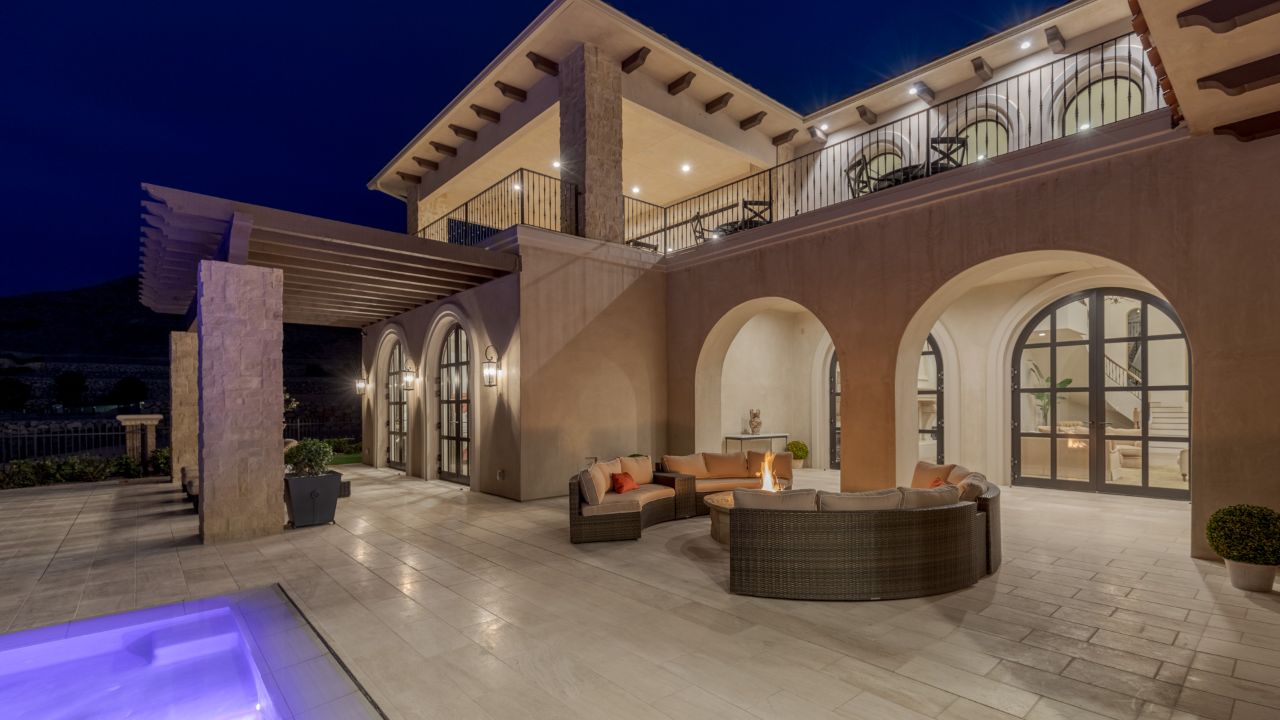 Former Raiders coach Jon Gruden's Las Vegas mansion under contract