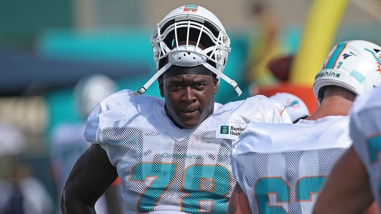 Ex-Dolphins LT Laremy Tunsil minting NFT of 'infamous gas mask video'