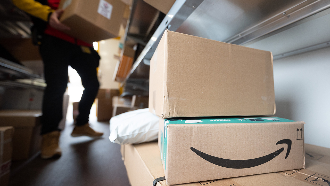 Amazon tests allowing independent contractors to use personal vehicles for deliveries