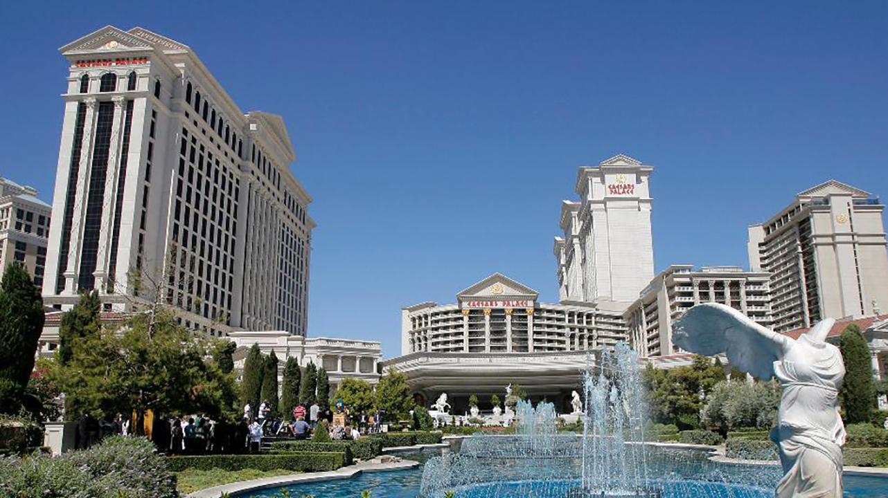 Casino landlord closes buyout of MGM Grand, Mandalay Bay on Las