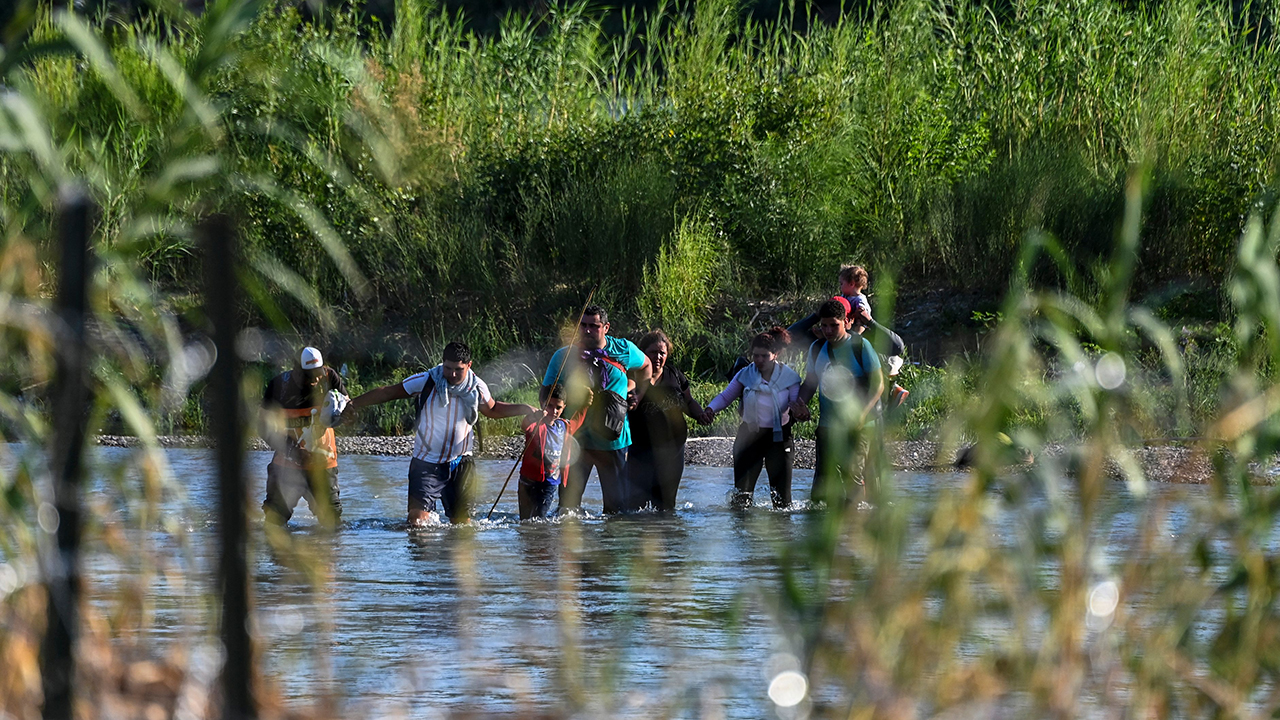 Texas DPS Lt. Christopher Olivarez joins 'Mornings with Maria' to discuss the influx of migrants crossing the border and the 'Humanitarian Parole' Program.