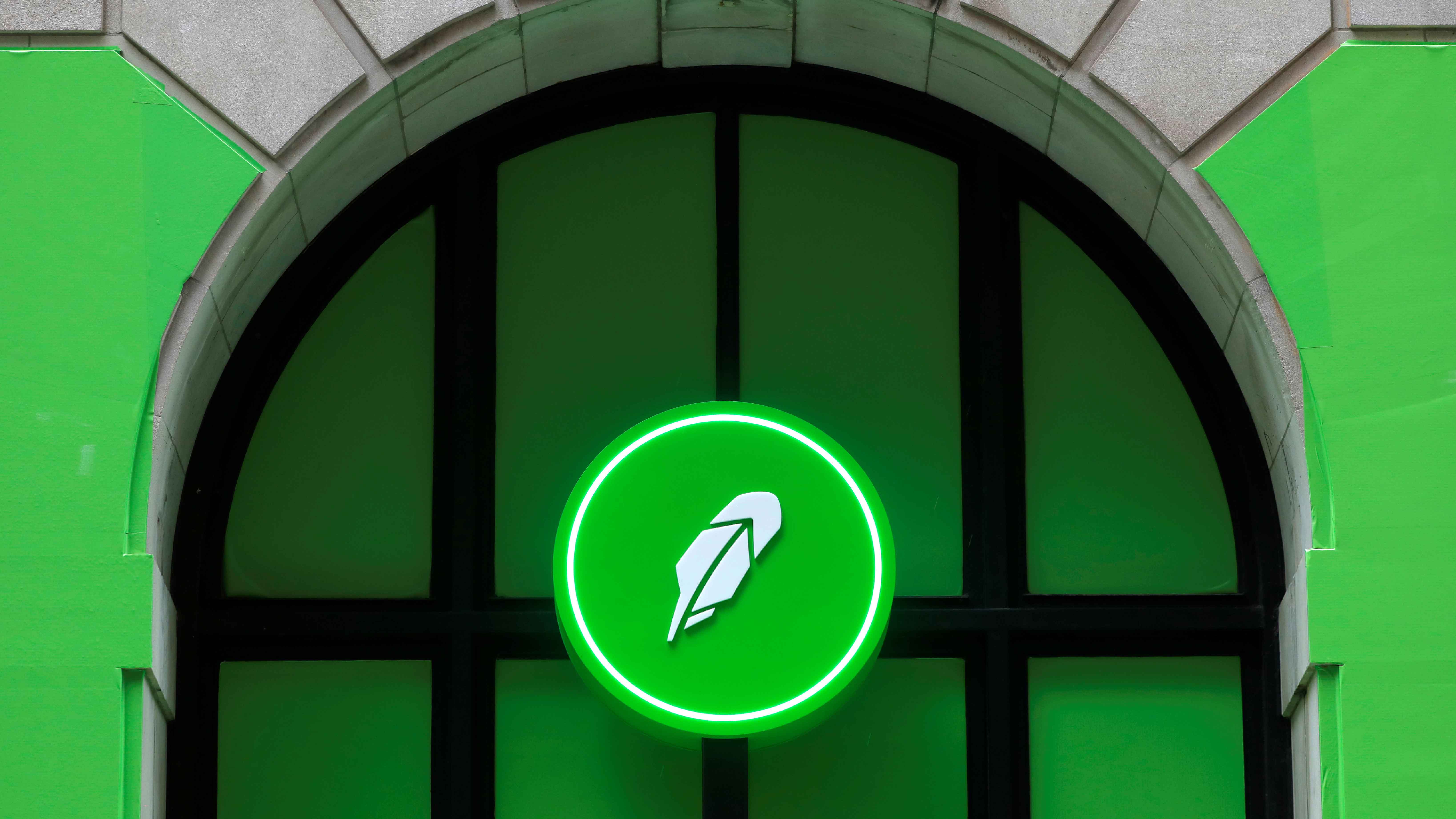 Robinhood works to launch retirement accounts (NASDAQ:HOOD