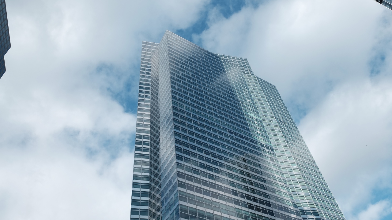 Goldman Sachs lifts COVID vaccine requirement, others for employees | Fox  Business