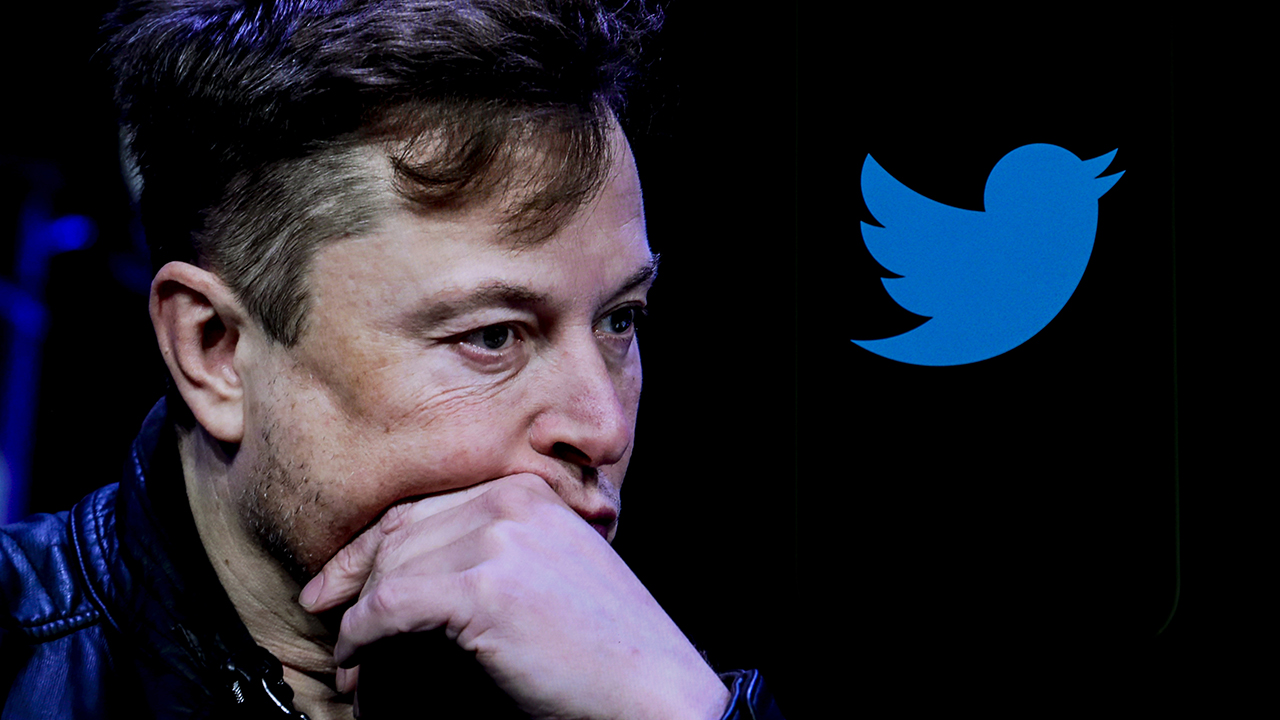 Cyderes CEO Robert Herjavec discusses on "The Claman Countdown" Elon Musk's management of Twitter, the halt to the blue check relaunch and concerns for cybersecurity following layoffs.