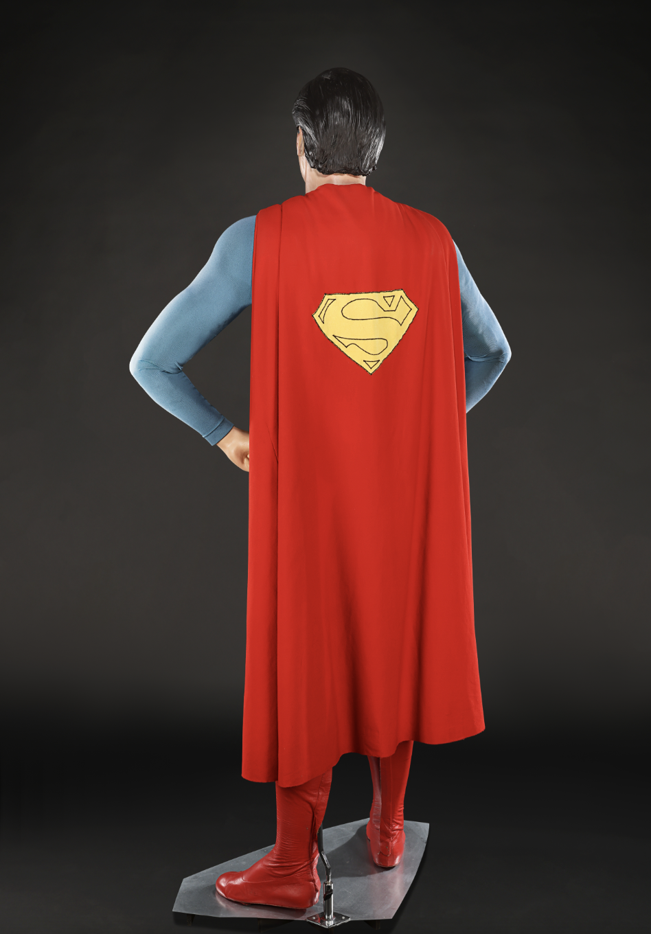 Auction sells 'Superman' costume worn by Christopher Reeve in original  movie for $350K