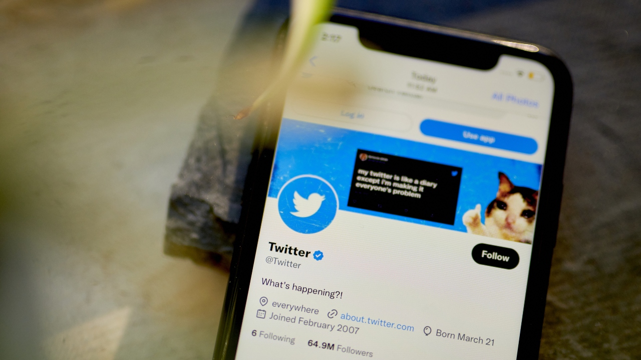 How to identify fake Twitter accounts amid flood of impostors - ABC News