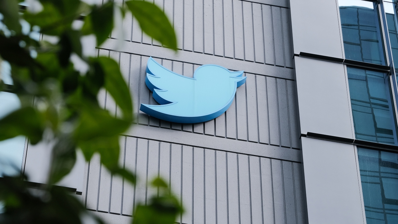 Twitter bird sign from former San Francisco HQ sells for nearly $35K at  auction | Fox Business