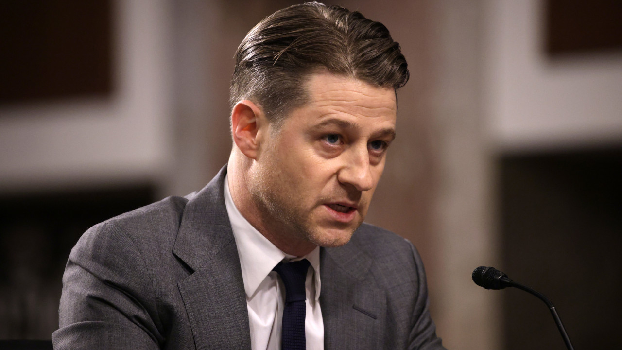 Ben McKenzie Criticizes Celebs for Pitching Cryptocurrency – SheKnows