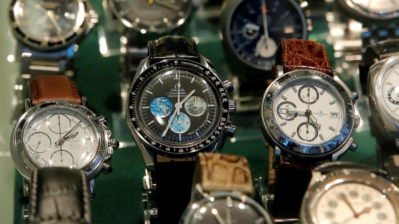 WTS] 1965 Bulova Accutron Astronaut 214 Watch on Original Bracelet (Same  Worn by CIA Spy Pilots) – WatchPatrol