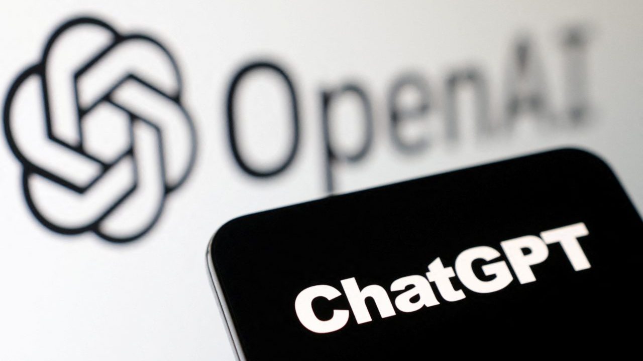 How ChatGPT's responses change as top news sites from five