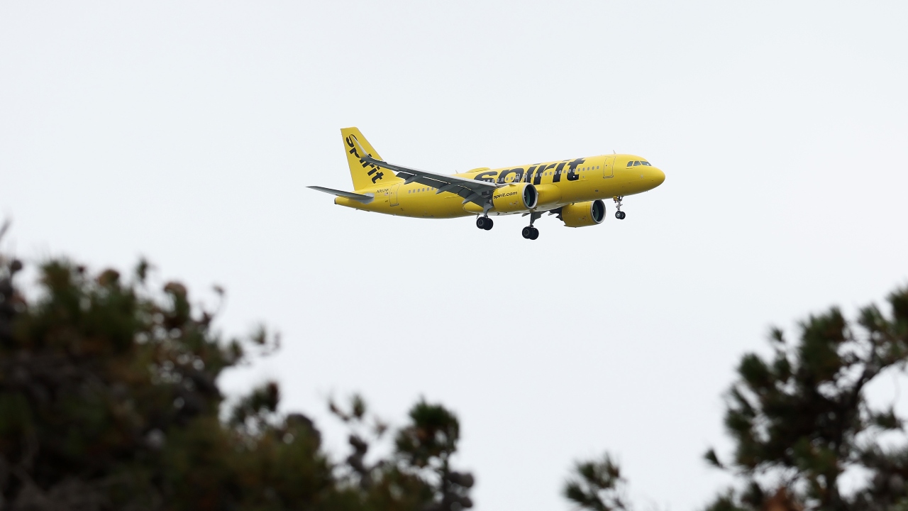 foxbusiness.com - Eric Revell - Spirit Airlines to sell 20 jets, recalls furloughed flight attendants