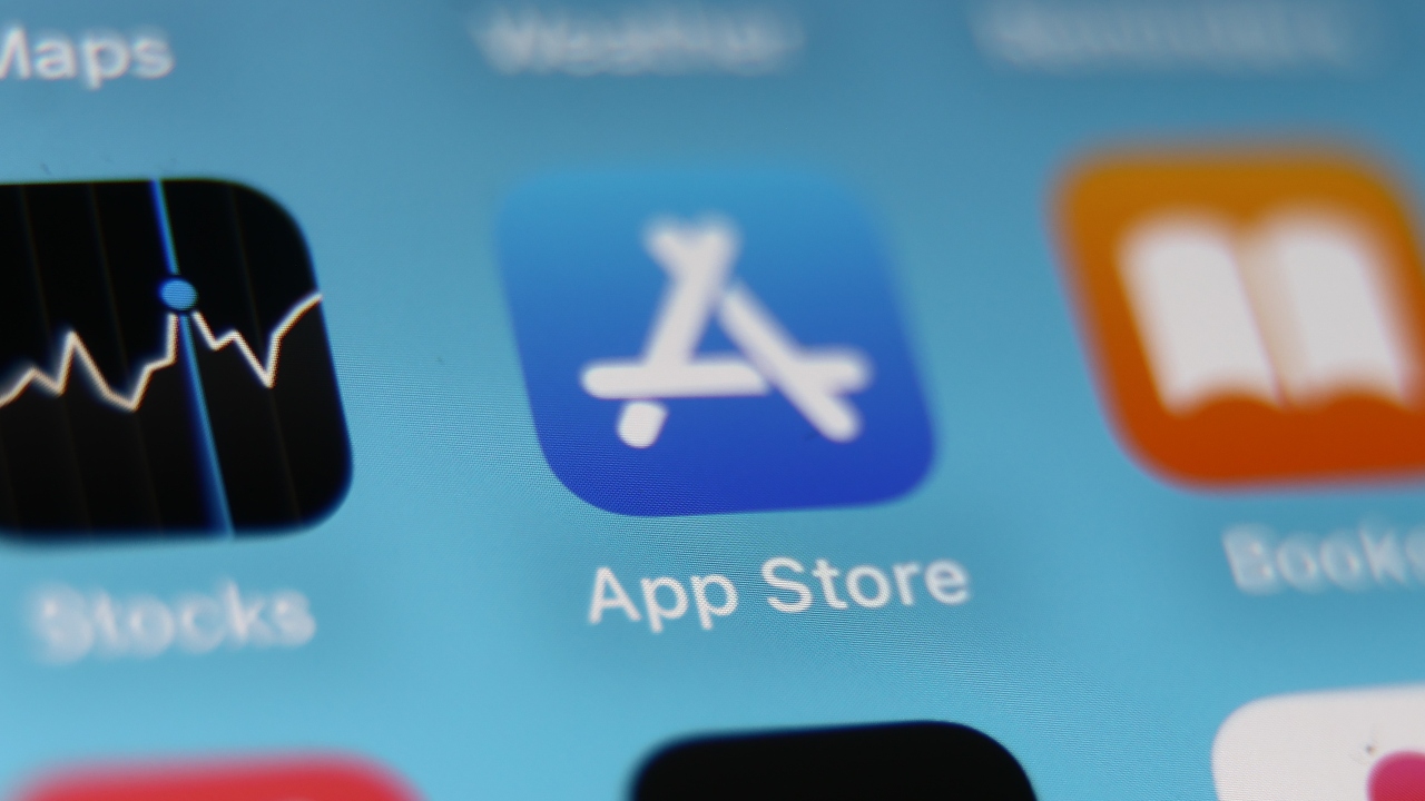 Nonprofit hits Apple with FTC complaint over harmful content for kids