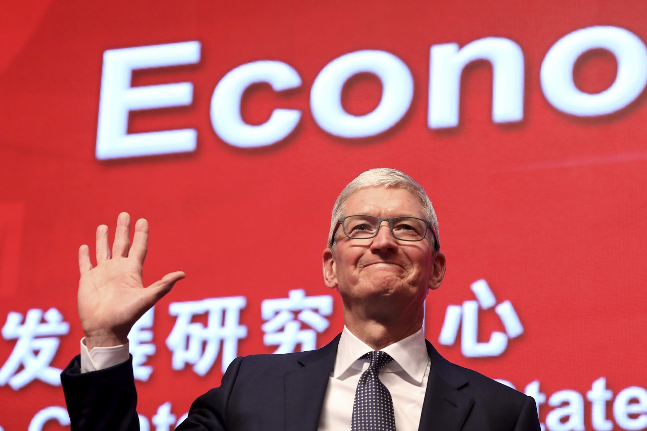 Apple iPhone sales in China plummet 24% as Huawei smartphone sales surge