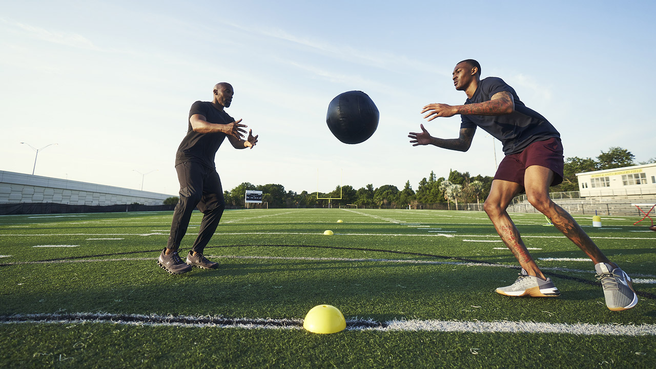 DeVonta Smith Stays Fly With VRST - Boardroom