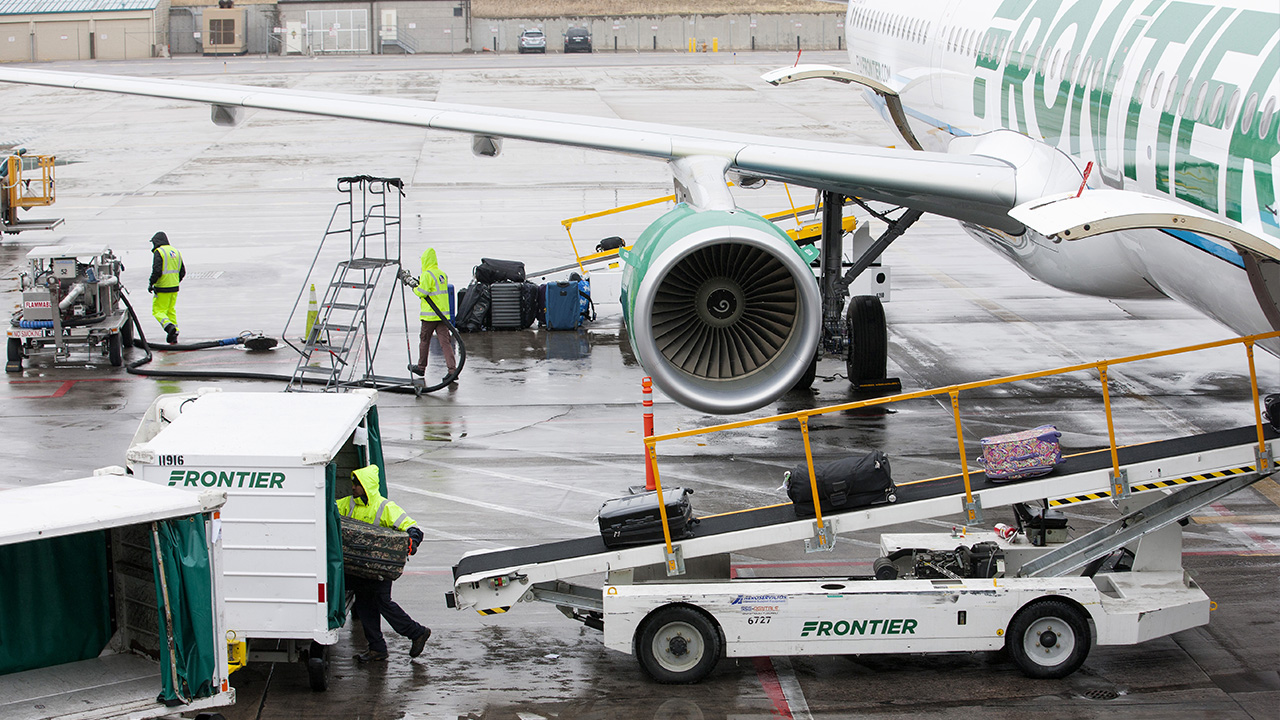 Video Shows Frontier Airlines Making Customers Pay for Free Bags