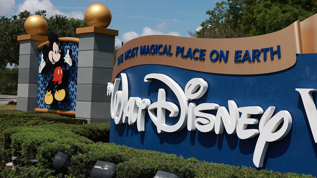 Public Ventures President and chief market strategist Lou Basenese analyzes Disneys stock price and reacts to consumer prices rising to 3.2% in July on Varney & Co.