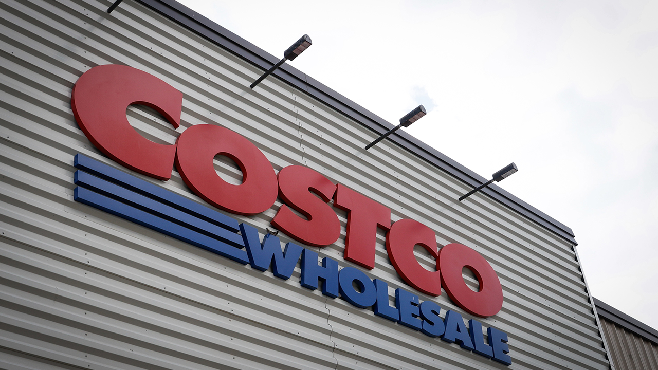 Costco CFO Richard Galanti to step down after nearly 4 decades as finance chief