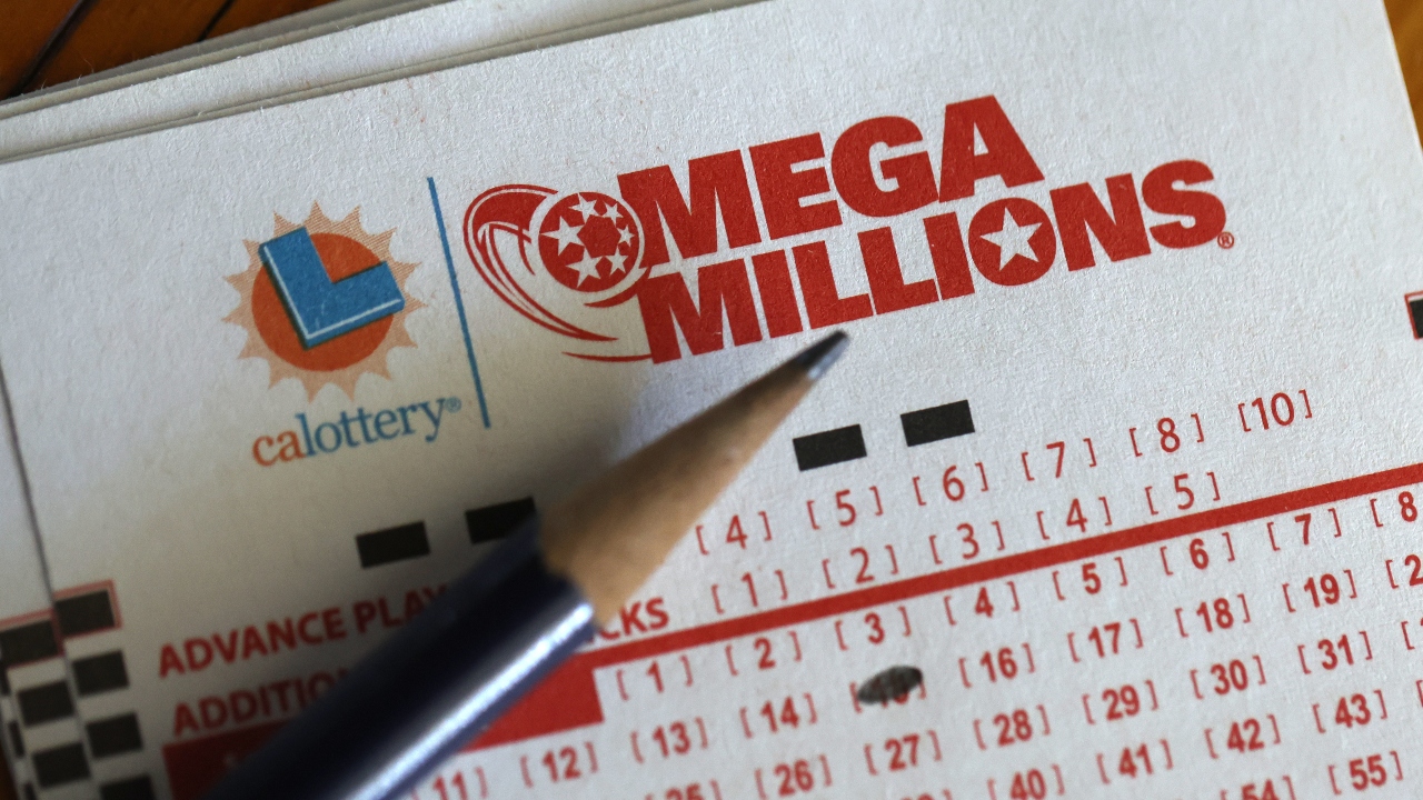 Mega Millions jackpot rises to $650M after nobody draws winning numbers |  Fox Business